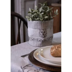 Broodmandje rond Gentle Wilderness