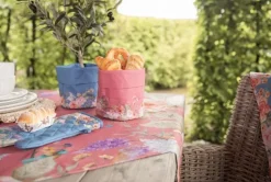 Broodmandje roze met bloemen