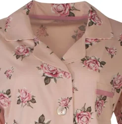 Dames pyjama door knoop roosjes roze