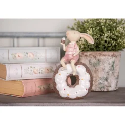 Decoratie konijntje op donut