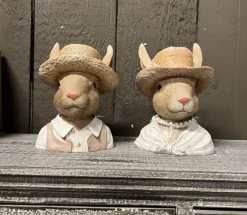 Decoratie meneer konijn met stro hoed 15*15