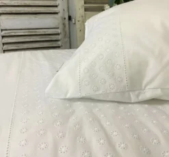 Dekbedovertrek Olivia offwhite 240*220