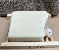 Houten spijlen zeepplankje