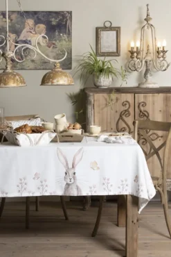 Keukendoek rond Rustic Easter  Bunny