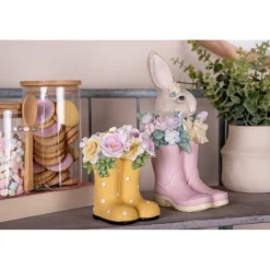 Konijn in roze laarzen met bloemen