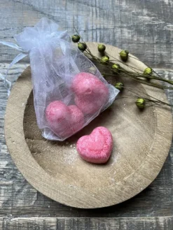 Organza zakje met 3 amberblokjes hart Invicto