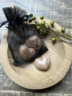 Organza zakje met 3 amberblokjes hart Original Amber