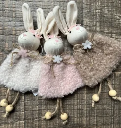 Paashanger konijntje met jurkje roze 16 cm