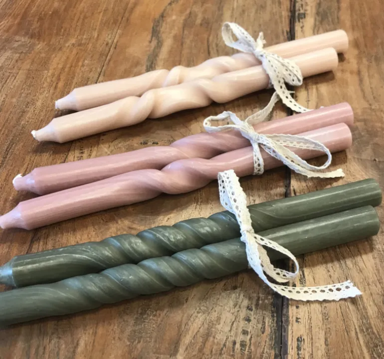 Set van 2 kaarsen gedraaid groen