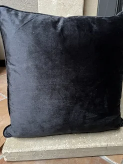 Sierkussen zwart gevuld 45*45