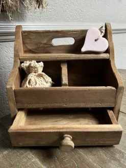 Stoer houten gruttersbakje met lade 24*25*13